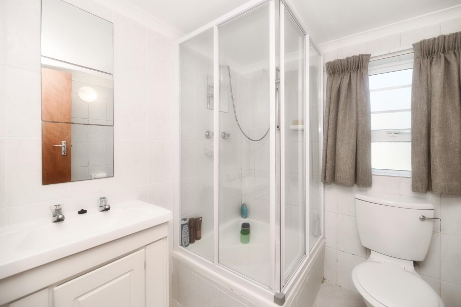 5 Bedroom Property for Sale in De Kelders Western Cape